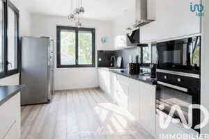 House in La Motte-d'Aigues (84240)