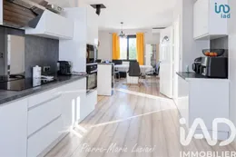House in La Motte-d'Aigues (84240)