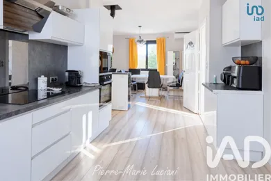 House in La Motte-d'Aigues (84240)