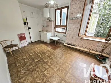 Apartment in Paris (75012)
