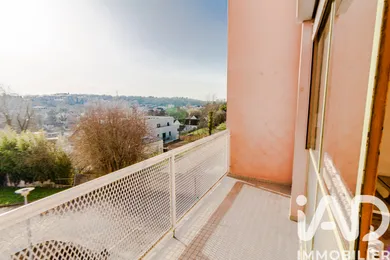 Apartment in Melun (77000)