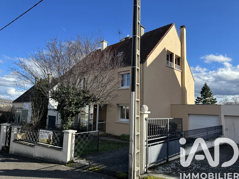 Maison 7 pièces 118 m² · à Pérignat-lès-Sarliève · 118 m² · 249 000 €