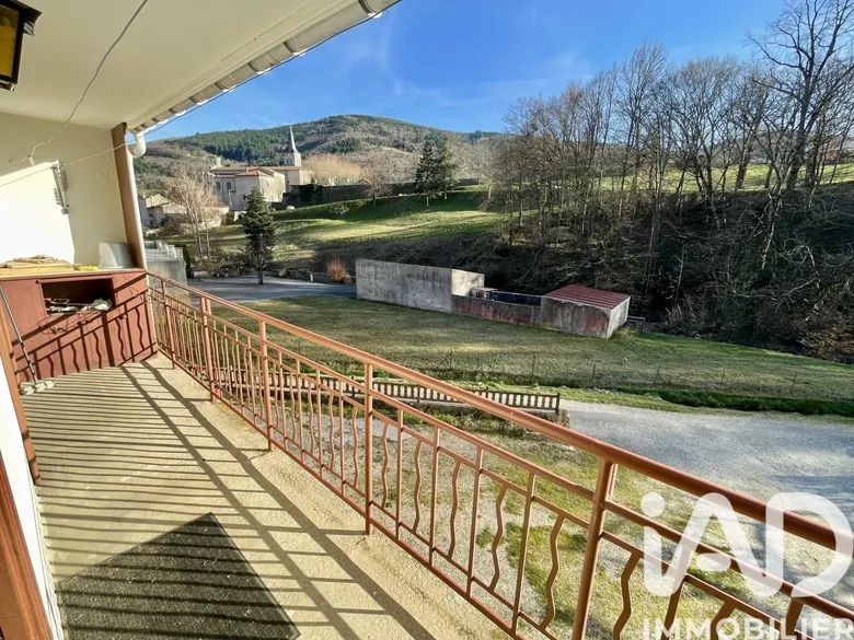Maison 5 pièces 105 m² · à Satillieu · 105 m² · 130 000 €
