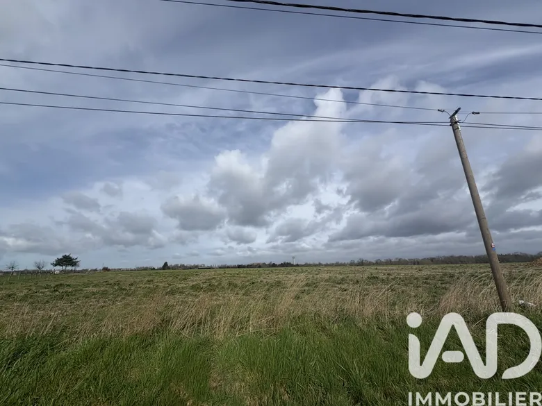 Terrain 1300 m² · à Bâtir À Saint-Grégoire-du-Vievre · 1 300 m² · 25 000 €