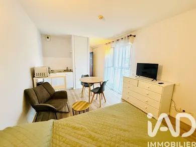 Apartment in Parempuyre (33290)