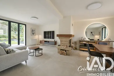 Maison traditionnelle à Le Coudray-Montceaux (91830)