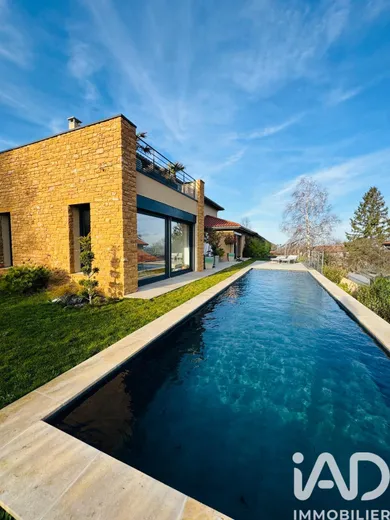 Maison d'architecte à Poleymieux-au-Mont-d'Or (69250)