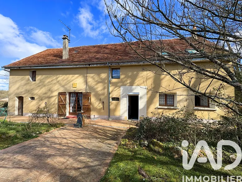 Maison 4 pièces 113 m² · à Mézilles · 113 m² · 77 000 €