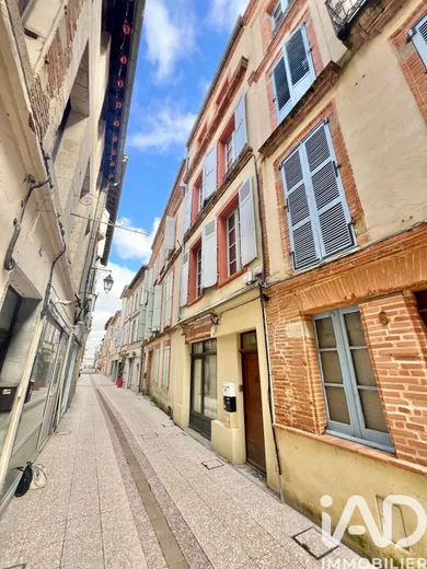 Building in Lavaur (81500)