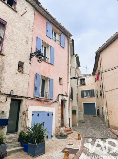 Immeuble à Le Luc (83340)