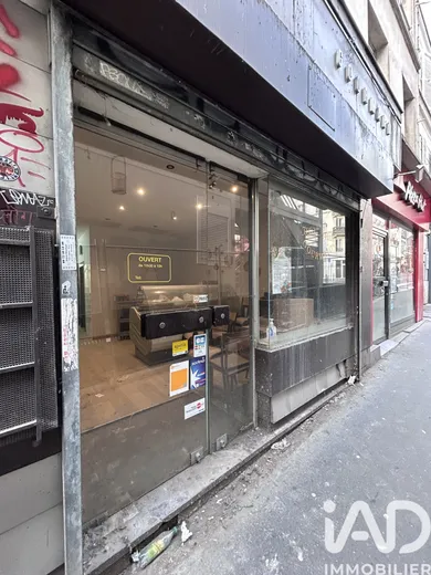 Building in Paris (75009)