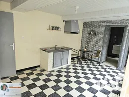 Maison à Étrœungt (59219)