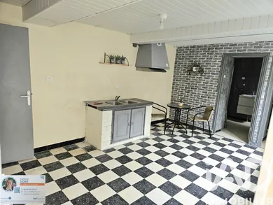 Maison à Étrœungt (59219)
