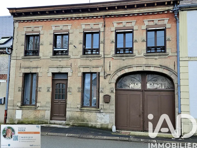 Maison 8 pièces 127 m² · à Étrœungt · 127 m² · 80 000 €