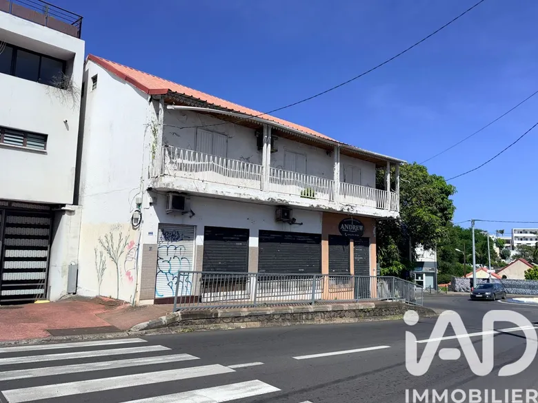 Immeuble 300 m² · à Saint-Pierre · 300 m² · 780 000 €