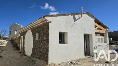 Maison d'architecte à Plan-d'Aups-Sainte-Baume (83640)
