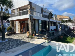 Architectural house in Le Beausset (83330)