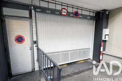 Parking in Paris (75019)