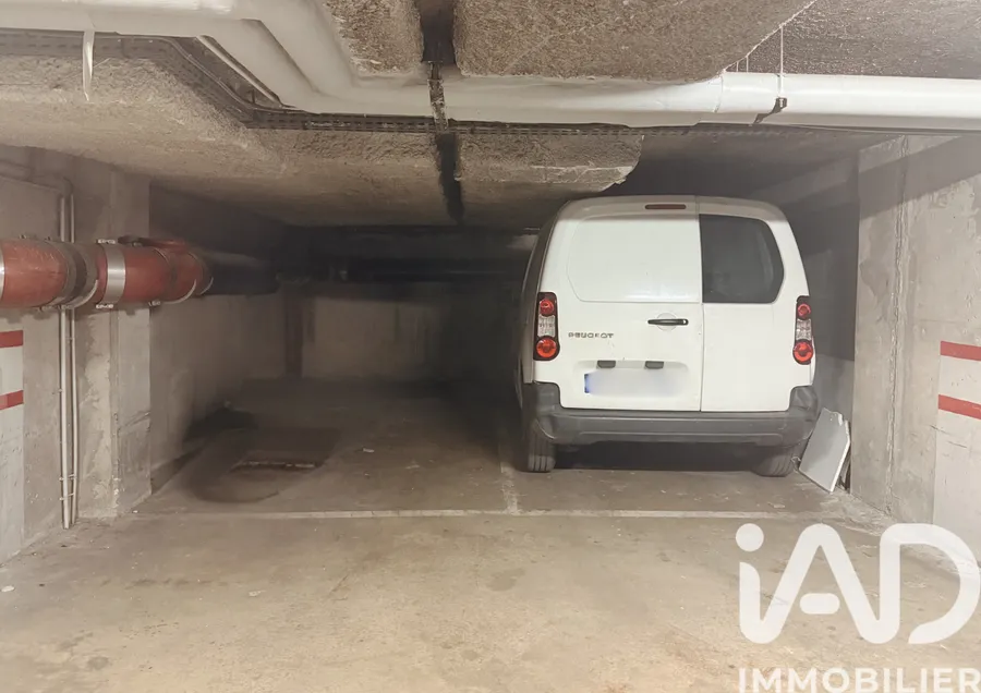 Parking à Paris (75020) photo 3