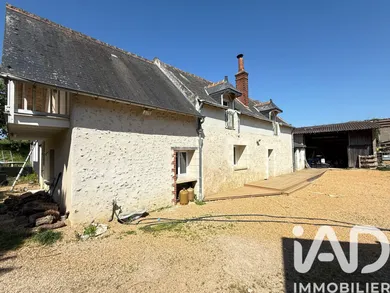House in Rochecorbon (37210)