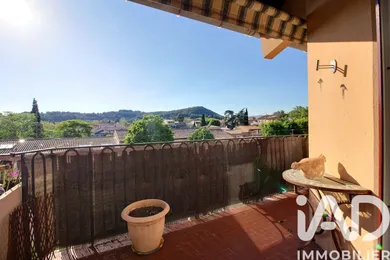 Apartment in Le Beausset (83330)