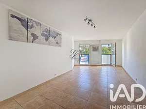 Apartment in Hyères (83400)