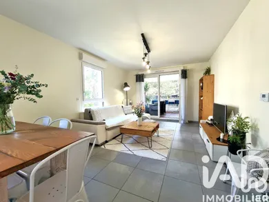 Apartment in Chasselay (69380)