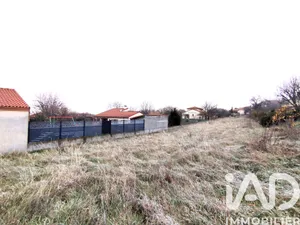 Terrain à Mur-sur-Allier (63115)