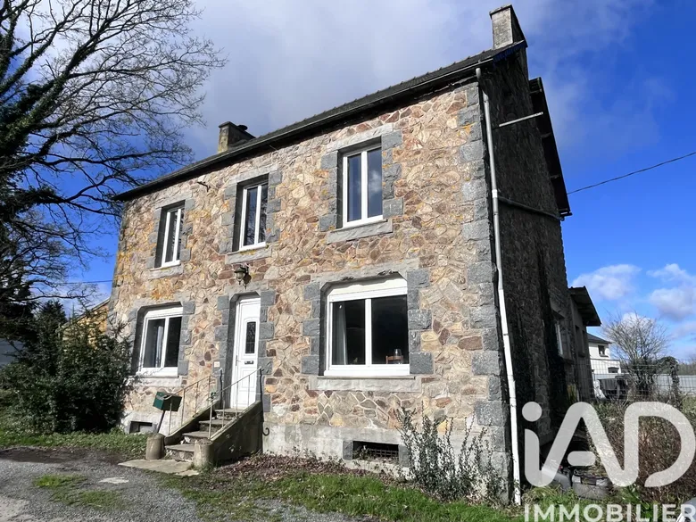 Maison 6 pièces 138 m² · à La Motte · 138 m² · 138 000 €