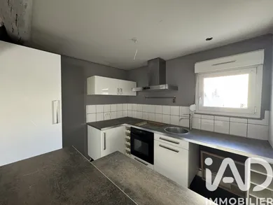 Apartment in Brasles (02400)