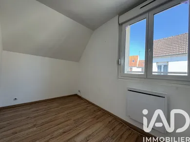 Apartment in Brasles (02400)