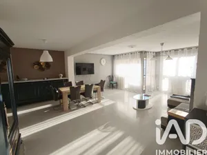 Apartment in Saint-Étienne (42100)