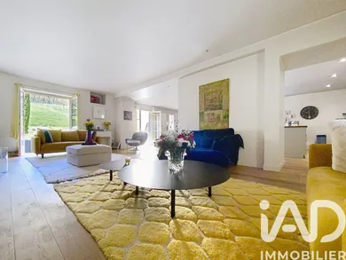 House in Jouy-en-Josas (78350)