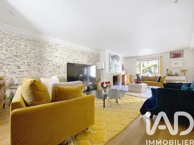 House in Jouy-en-Josas (78350)