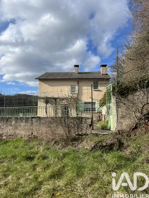 Maison de campagne à Laval-Roquecezière (12380)
