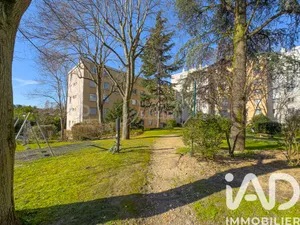 Apartment in Marly-le-Roi (78160)
