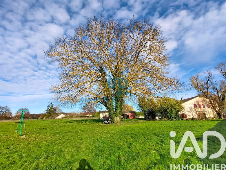 Maison 9 pièces 239 m² · à Bonny-sur-Loire · 239 m² · 250 000 €