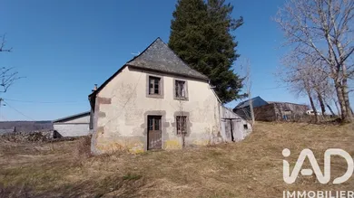 Maison traditionnelle à Picherande (63113)