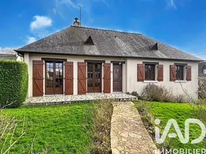 Maison traditionnelle à Sainte-Suzanne (53270)