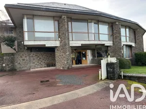 Building in Coutances (50200)