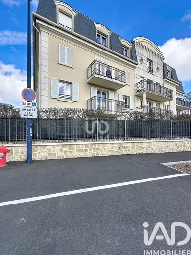 Apartment in Dammarie-lès-Lys (77190)