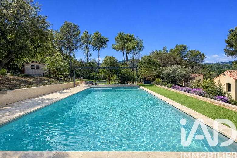 Maison 10 pièces 272 m² · à Peyrolles-en-Provence · 272 m² · 950 000 €