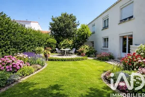 Traditional house in La Rochelle (17000)