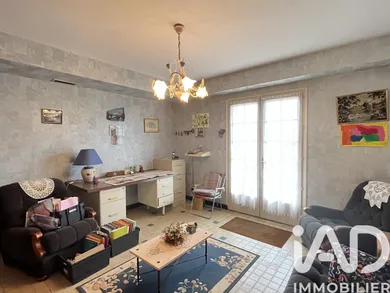 Townhouse in Saint Savin (86310)
