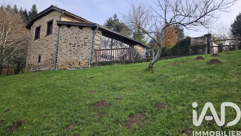 Maison 2 pièces 140 m² · à Saint-Constant Fournoulès · 140 m² · 99 000 €