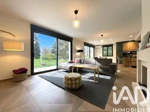 Mansion in Crespières (78121)