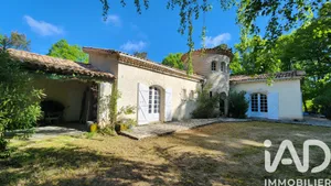 Traditional house in Ménesplet (24700)