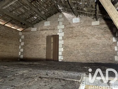 Barn in Le Pizou (24700)