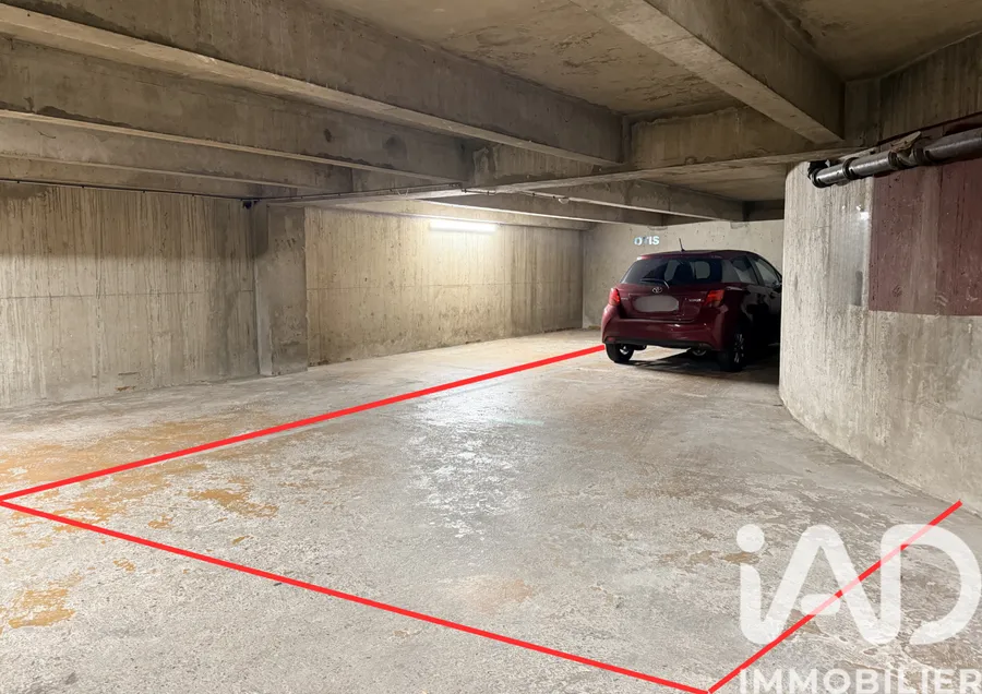 Parking à Paris (75019) photo 3