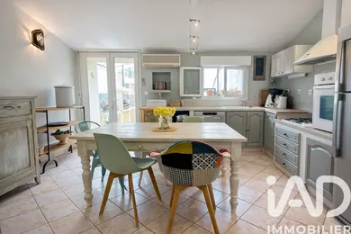 Appartement à Cadenet (84160)